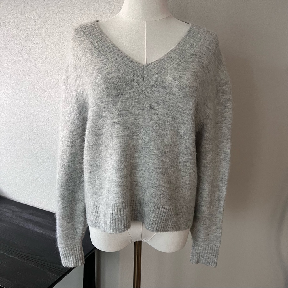 Aritzia Wilfred Free Grey Vneck sweater!